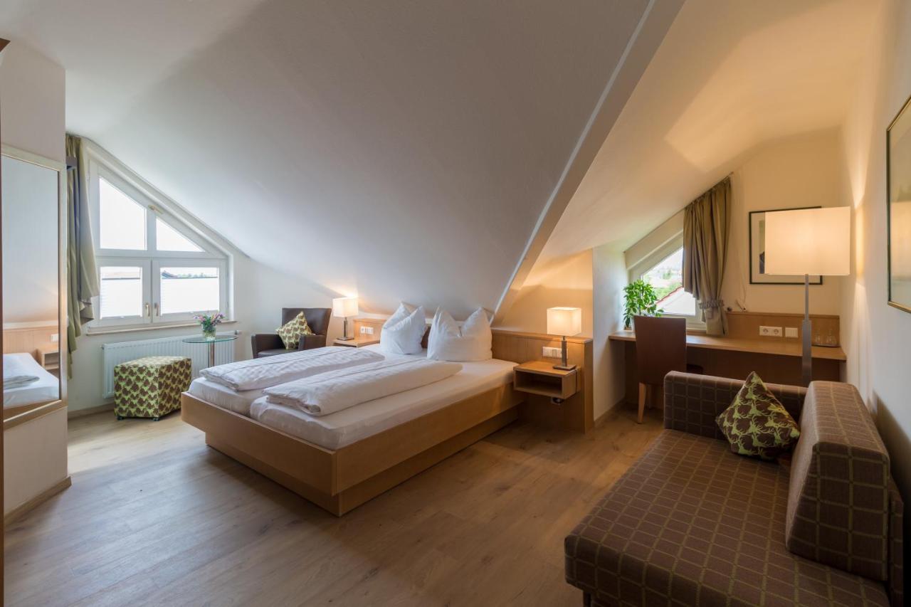 Gaestehaus Burgblick Bed & Breakfast Bisingen ภายนอก รูปภาพ